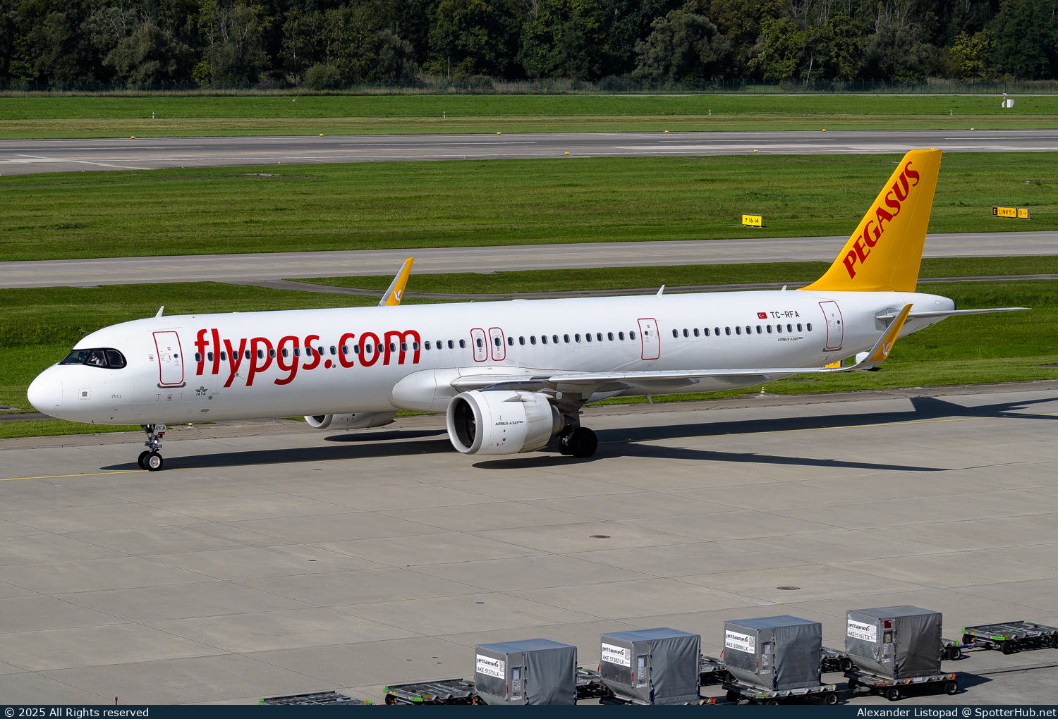 Photo of TC-RFA - Airbus A321-251NX operated by Pegasus Airlines