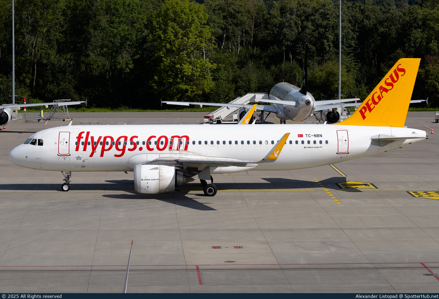 Photo of TC-NBN - Airbus A320-251N operated by Pegasus Airlines