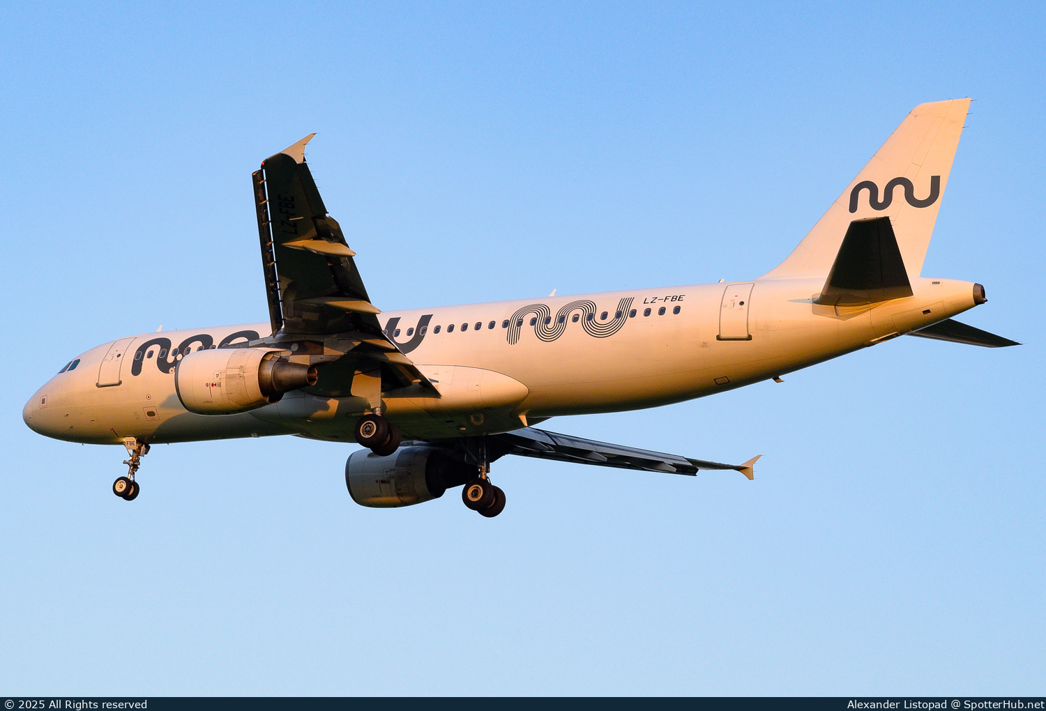 Photo of LZ-FBE - Airbus A320-214 operated by Marabu Airlines (opb Bul Air)