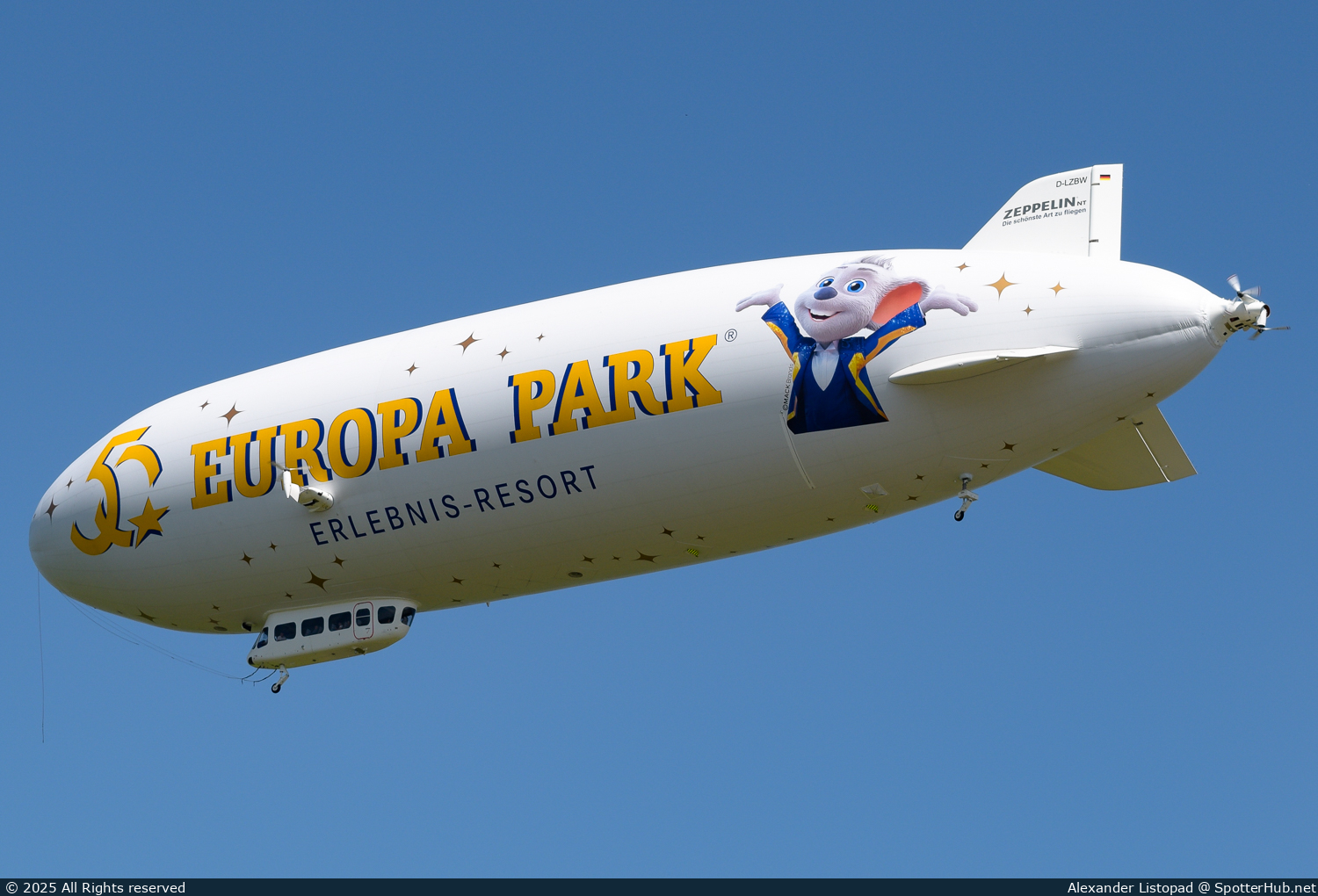 Photo of D-LZBW - Zeppelin NT operated by Deutsche Zeppelin-Reederei