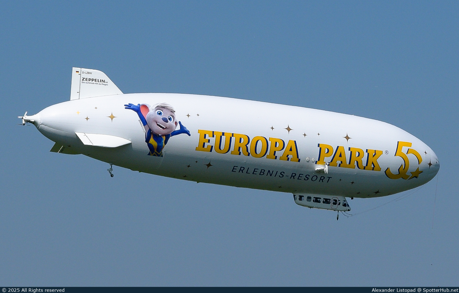 Photo of D-LZBW - Zeppelin NT operated by Deutsche Zeppelin-Reederei