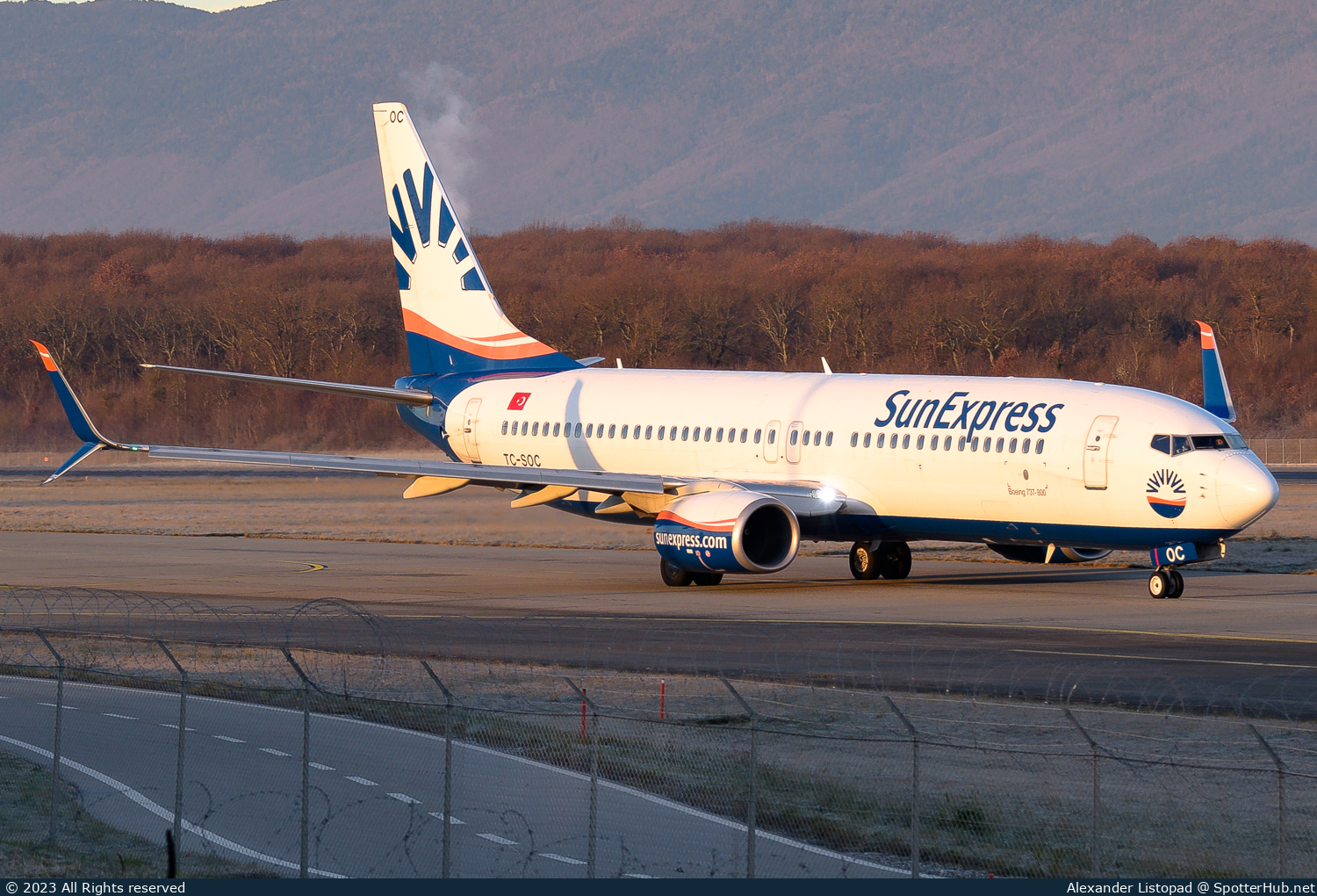 Photo of TC-SOC - Boeing 737-8HC operated by SunExpress
