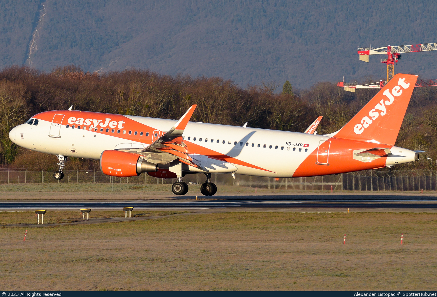Photo of HB-JXP - Airbus A320-214 operated by easyJet Switzerland