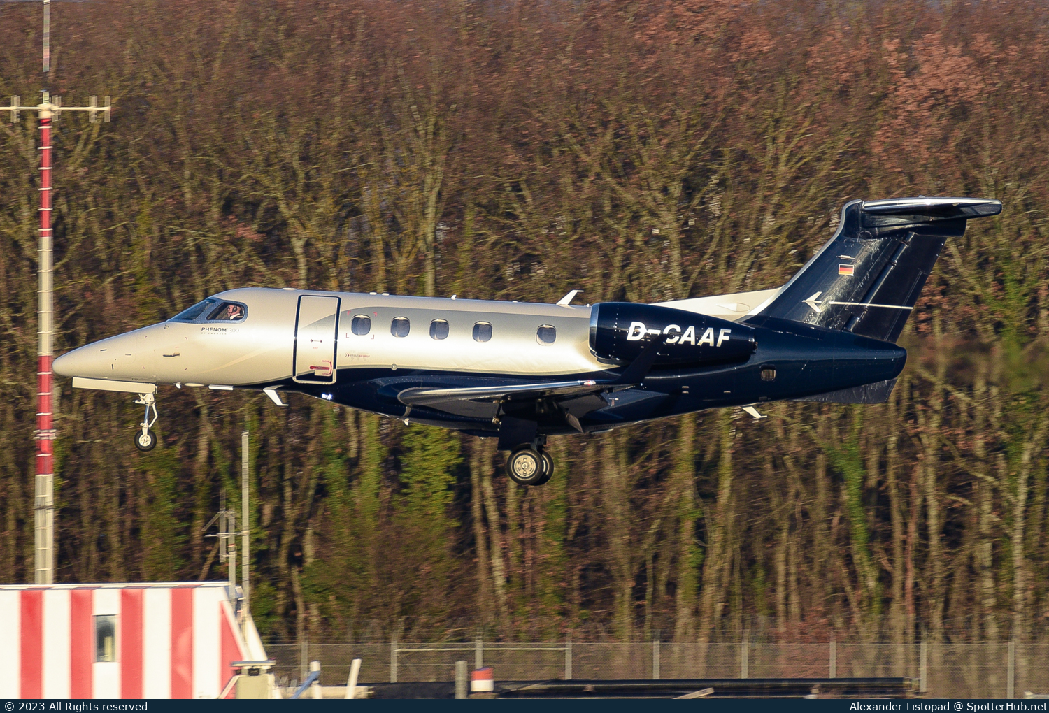 Photo of D-CAAF - Embraer Phenom 300 operated by Arcus-Air