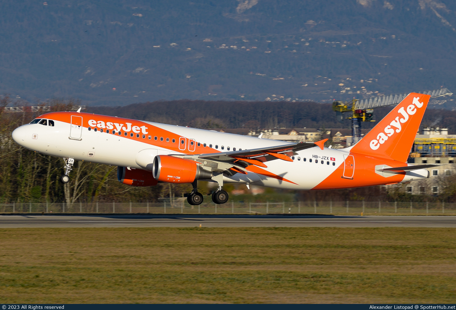 Photo of HB-JZX - Airbus A320-214 operated by easyJet Switzerland