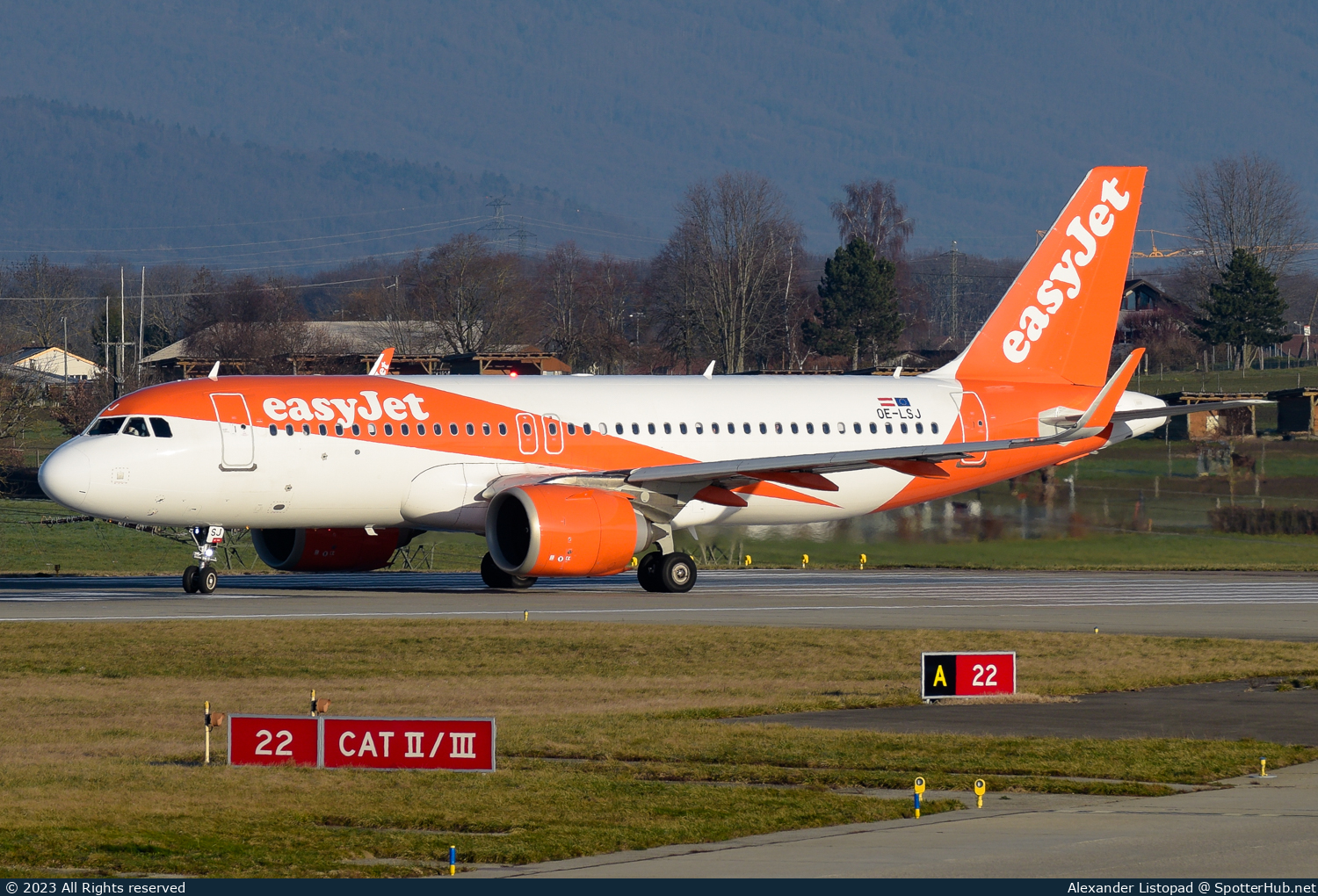 Photo of OE-LSJ - Airbus A320-251N operated by easyJet Europe
