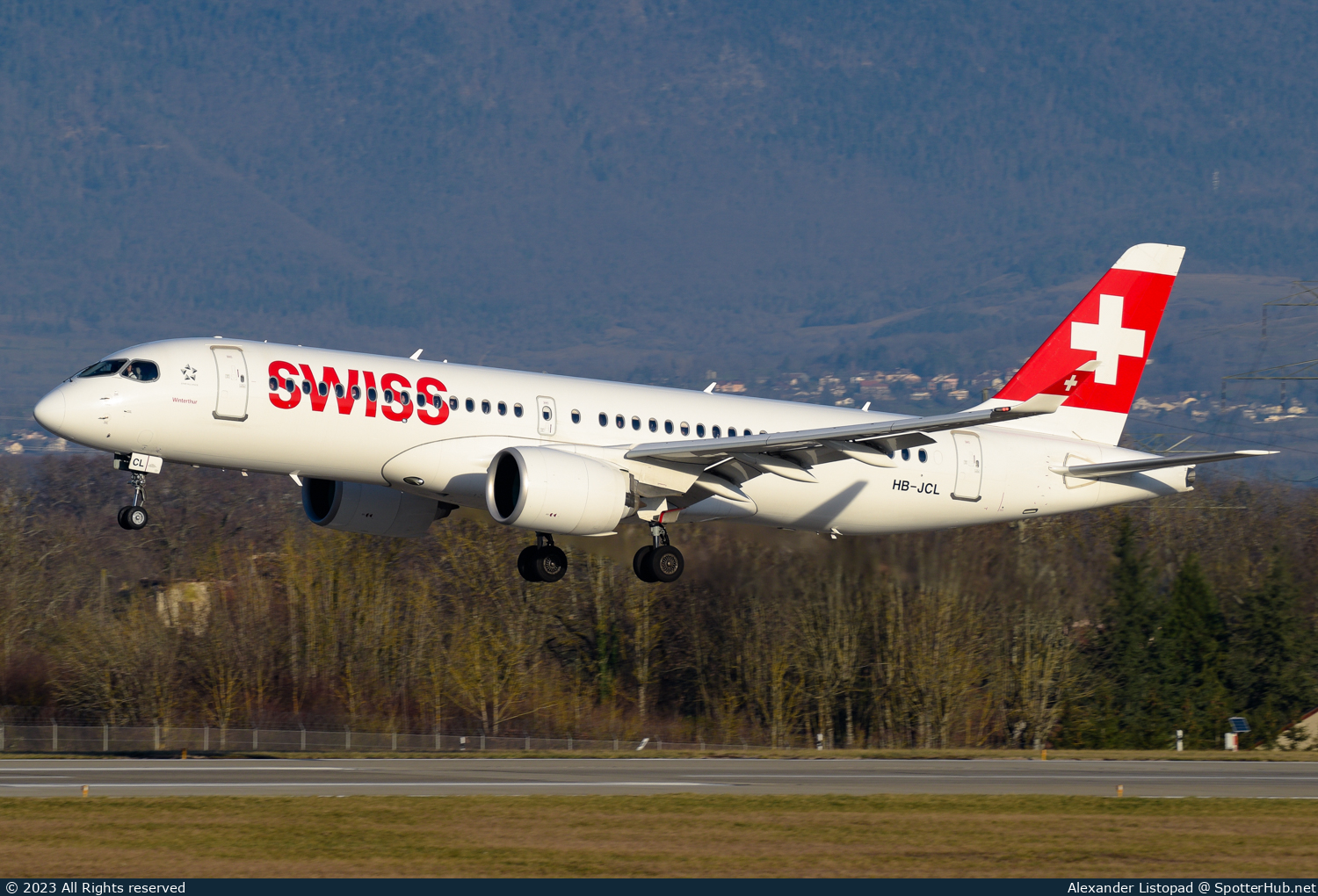 Photo of HB-JCL - Airbus A220-300 operated by Swiss International Air Lines