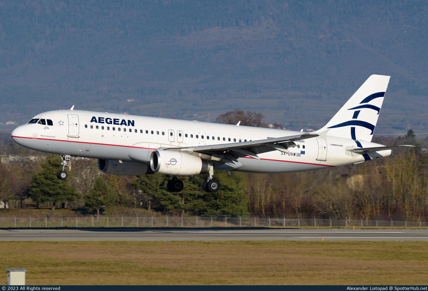 Photo of SX-DVW - Airbus A320-232 operated by Aegean Airlines