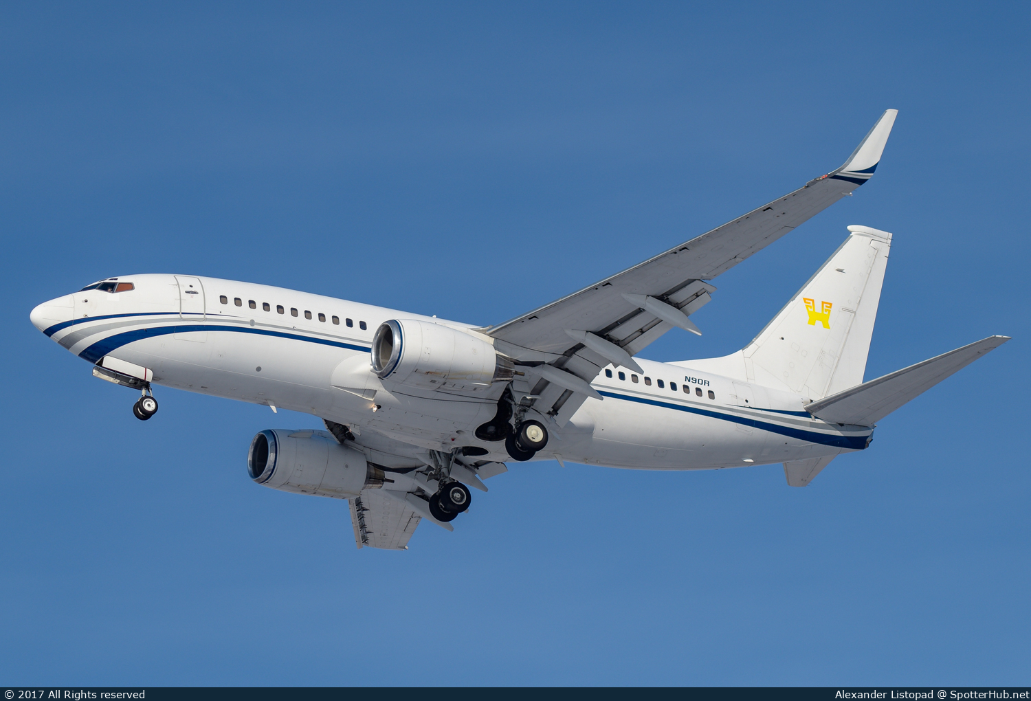 Photo of N90R - Boeing 737-7EL(BBJ) operated by HK Bellawings Jet