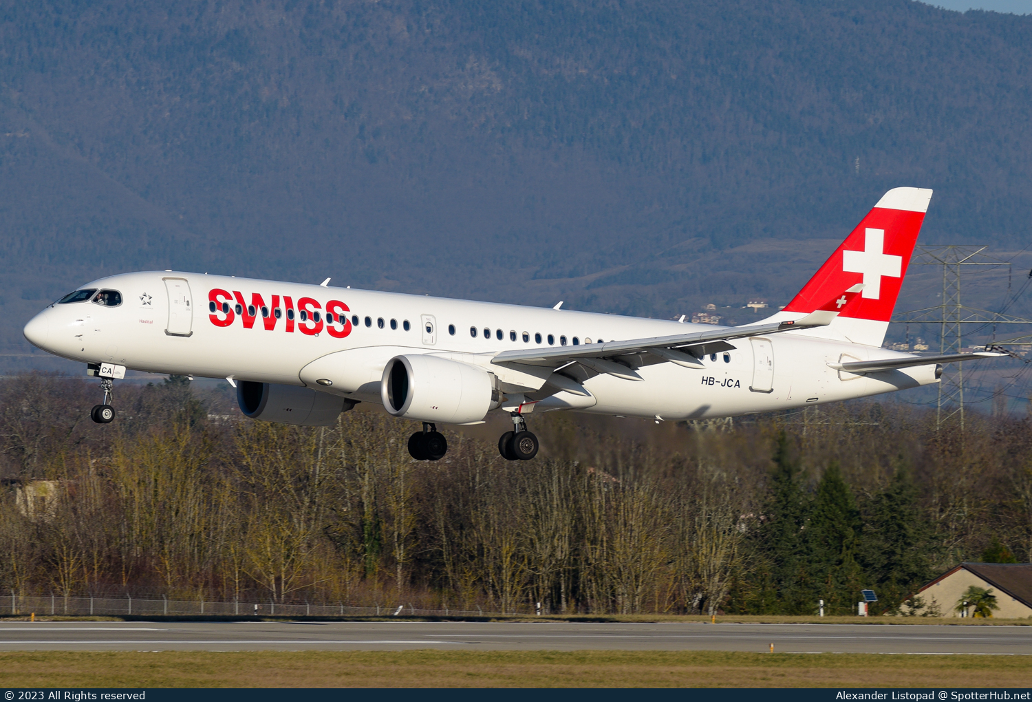 Photo of HB-JCA - Airbus A220-300 operated by Swiss International Air Lines