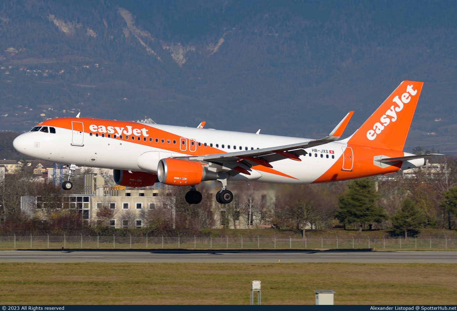 Photo of HB-JXS - Airbus A320-214 operated by easyJet Switzerland