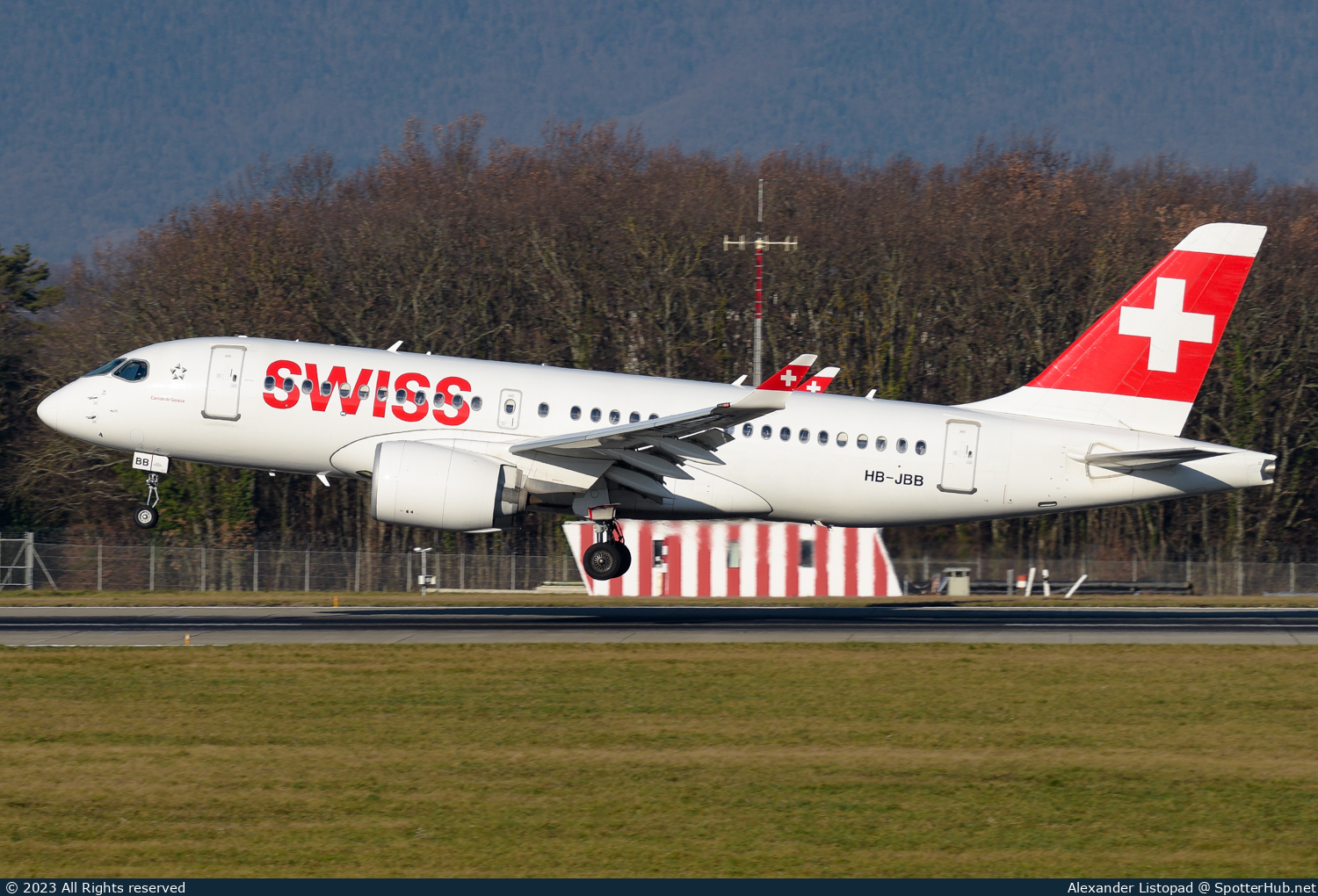 Photo of HB-JBB - Airbus A220-100 operated by Swiss International Air Lines