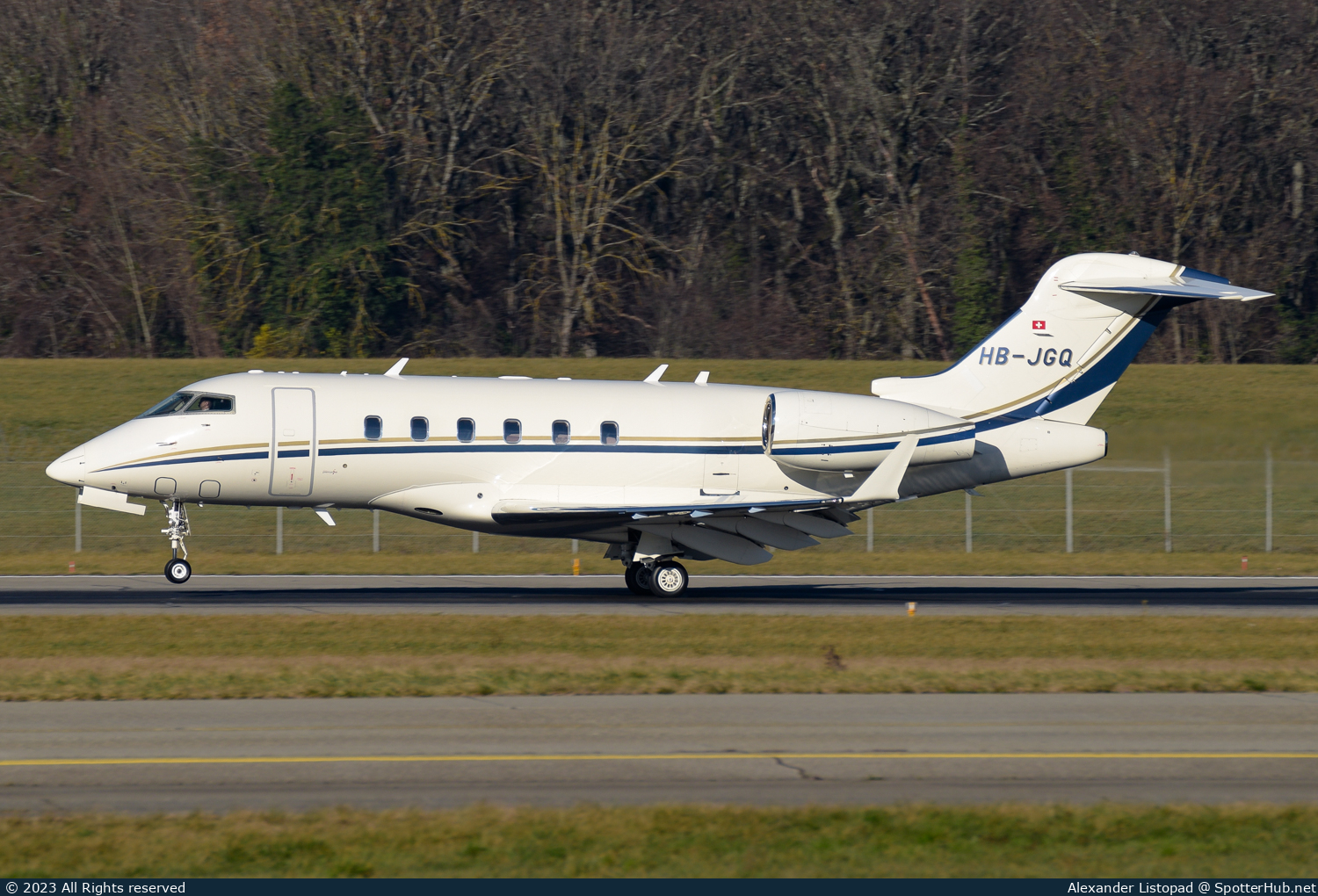 Photo of HB-JGQ - Bombardier Challenger 300 operated by Premium Jet