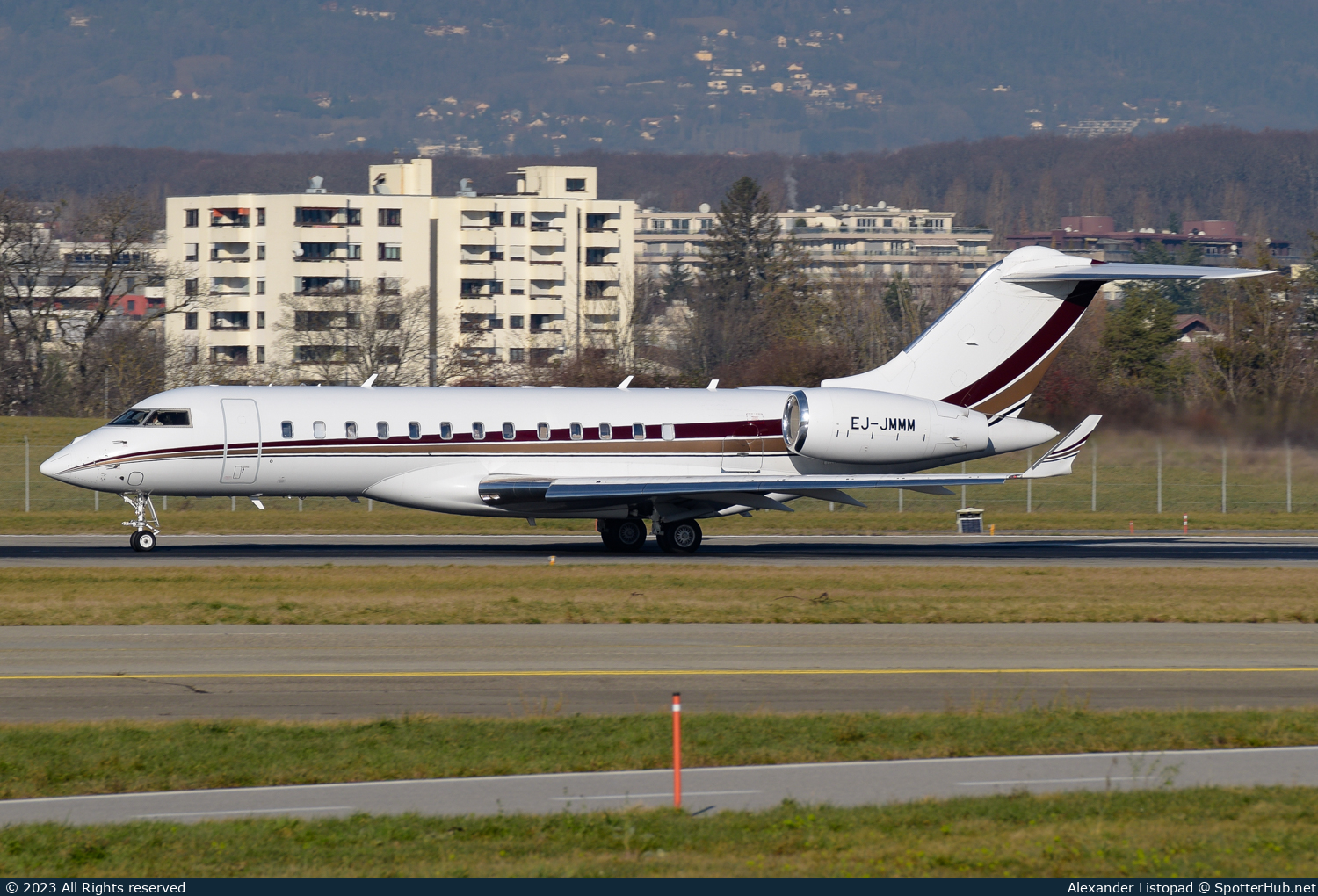 Photo of EJ-JMMM - Bombardier Global Express XRS operated by ACASS Ireland