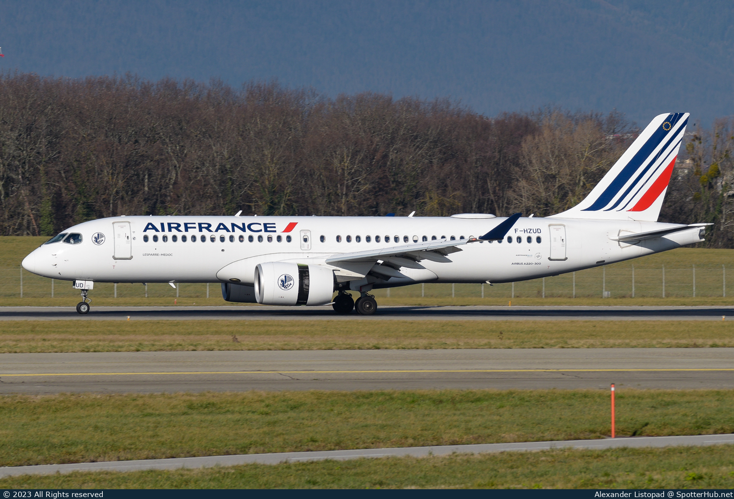 Photo of F-HZUD - Airbus A220-300 operated by Air France