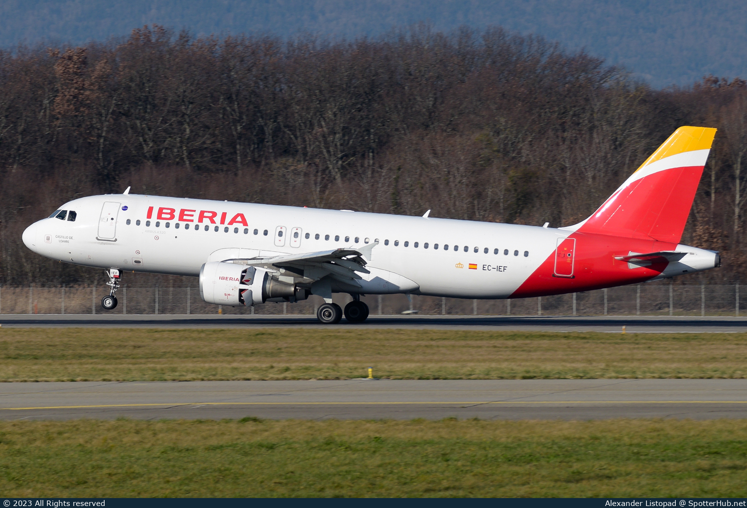 Photo of EC-IEF - Airbus A320-214 operated by Iberia