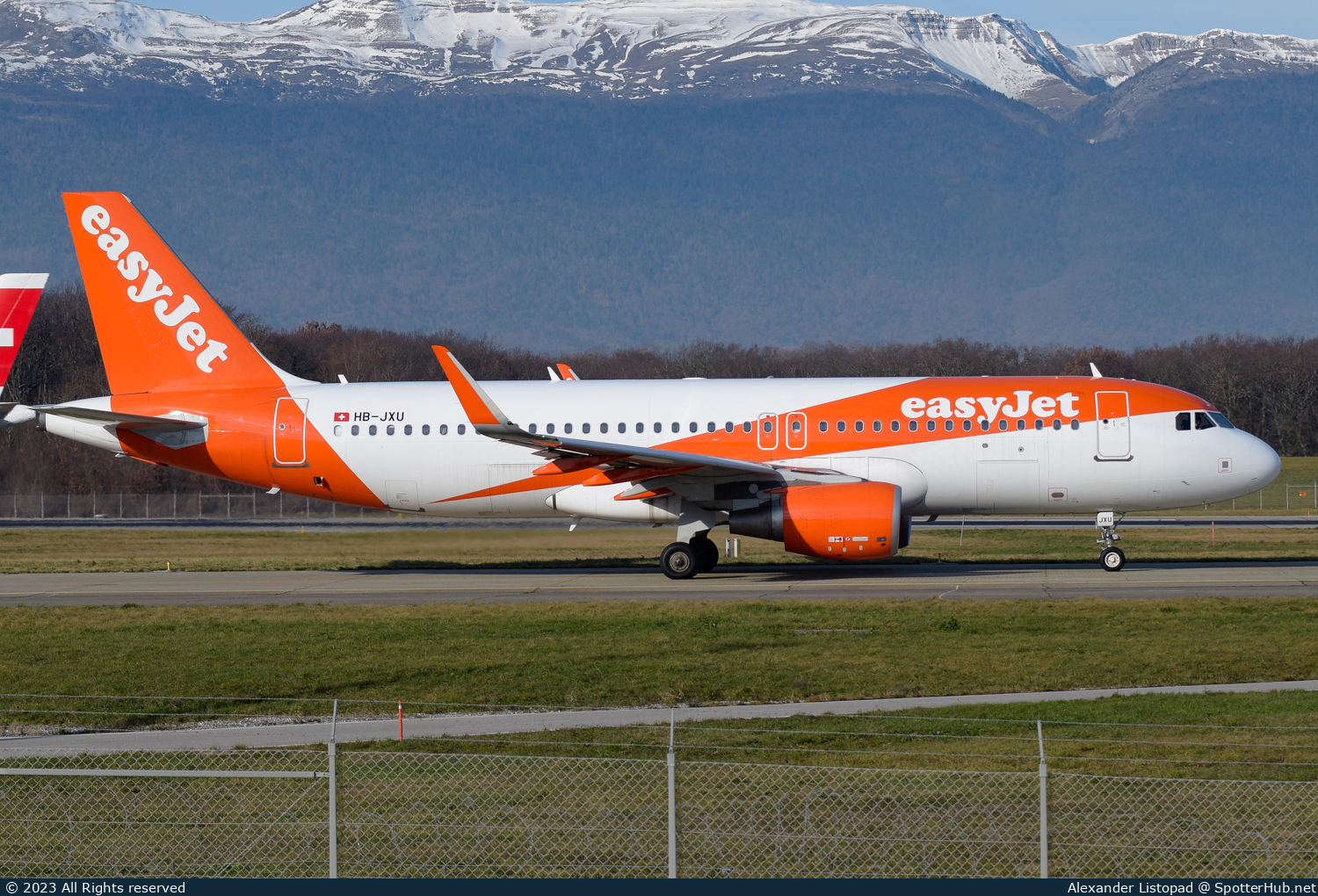 Photo of HB-JXU - Airbus A320-214 operated by easyJet Switzerland