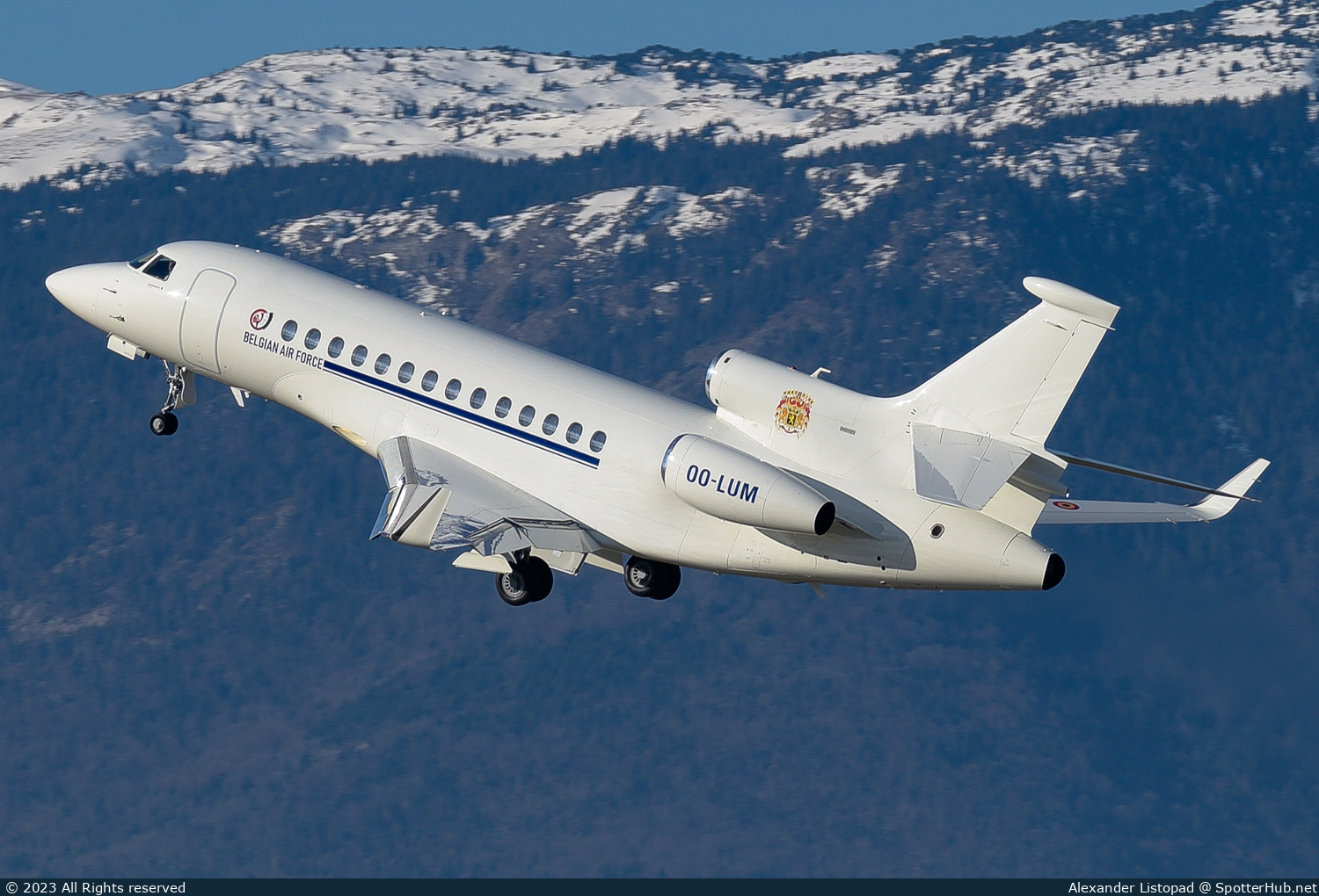 Photo of OO-LUM - Dassault Falcon 7X operated by Belgian Air Force (opb Luxaviation Belgium)