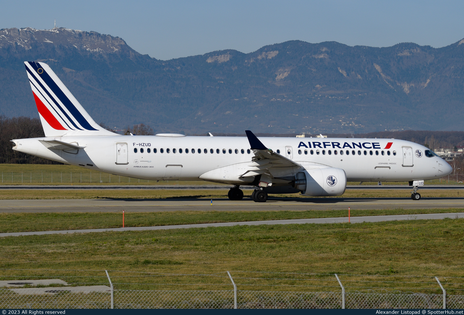 Photo of F-HZUD - Airbus A220-300 operated by Air France