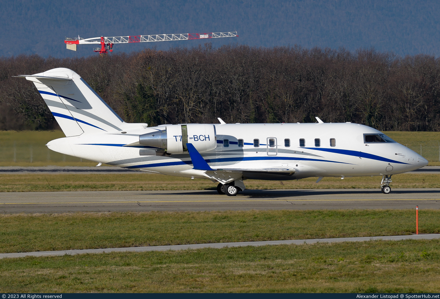 Photo of T7-BCH - Bombardier Challenger 605 operated by PrivatAir Saudi Arabia