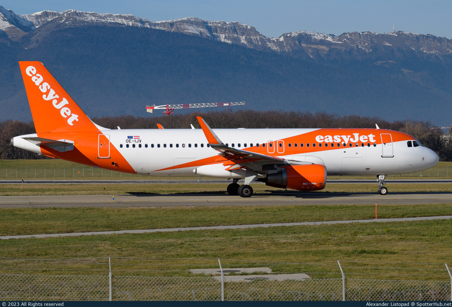 Photo of OE-IJV - Airbus A320-214 operated by easyJet Europe