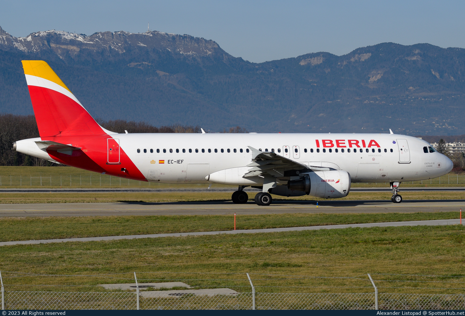Photo of EC-IEF - Airbus A320-214 operated by Iberia