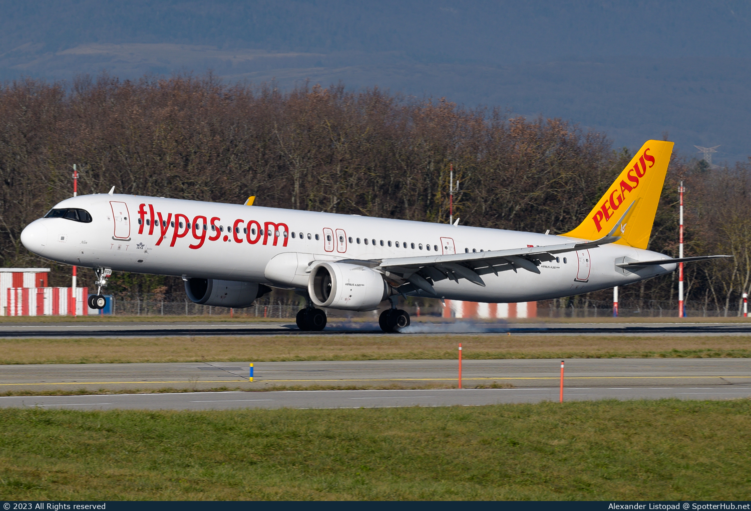 Photo of TC-RDB - Airbus A321-251NX operated by Pegasus Airlines
