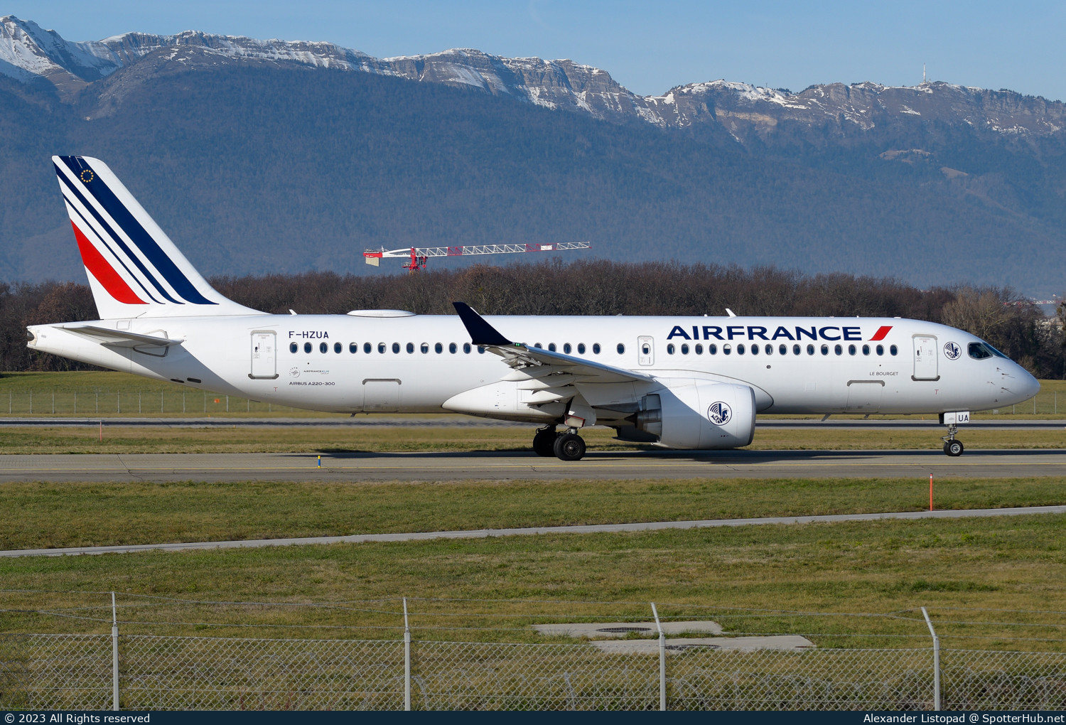 Photo of F-HZUA - Airbus A220-300 operated by Air France