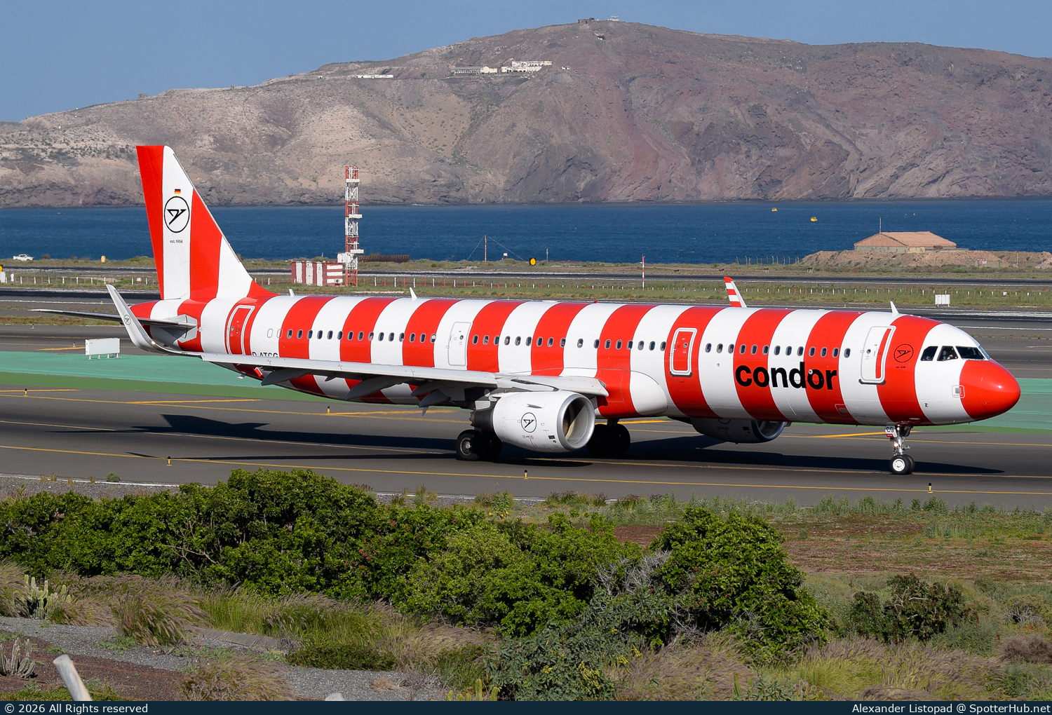 Photo of D-ATCG - Airbus A321-211 operated by Condor