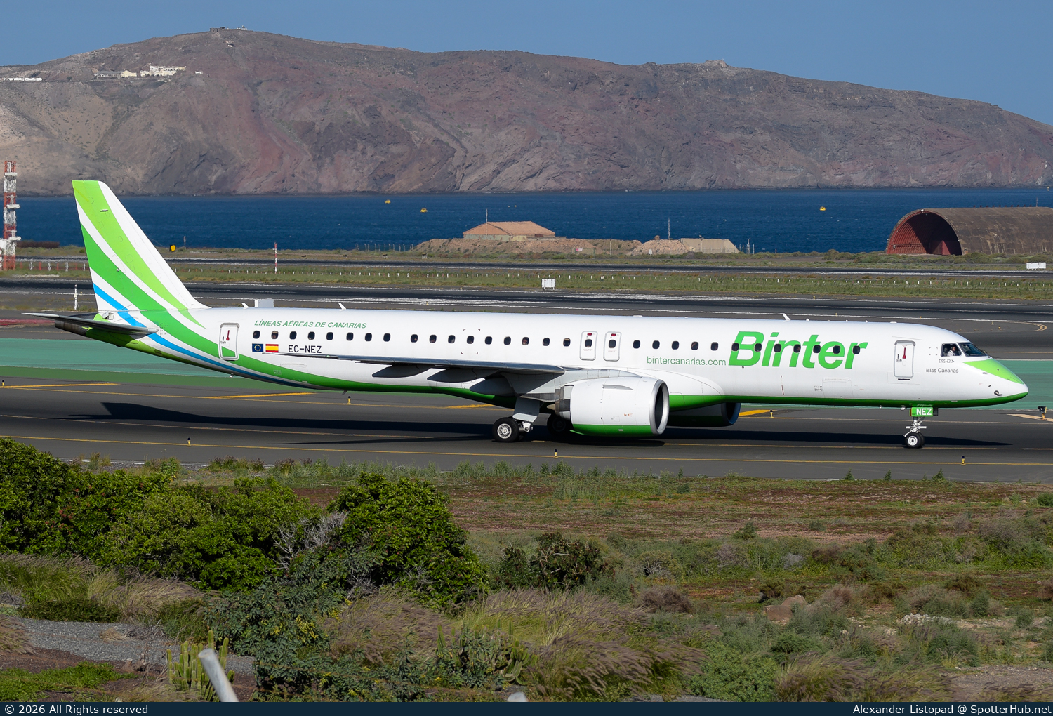 Photo of EC-NEZ - Embraer ERJ-195-E2 operated by Binter Canarias (opb Binter Airlines)