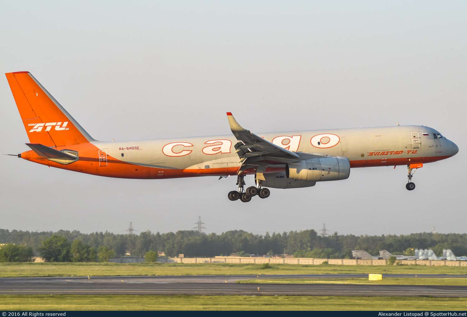 Photo of RA-64032 - Tupolev Tu-204-100C operated by Aviastar-TU Airlines