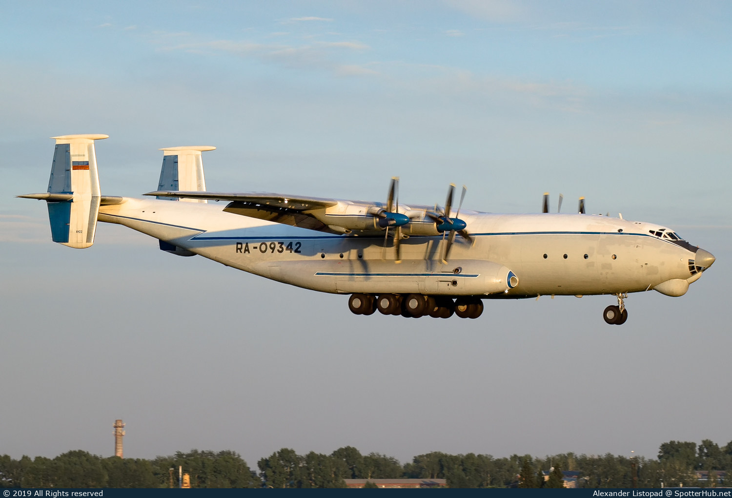 Photo of RA-09342 - Antonov An-22A operated by Russian Air Force