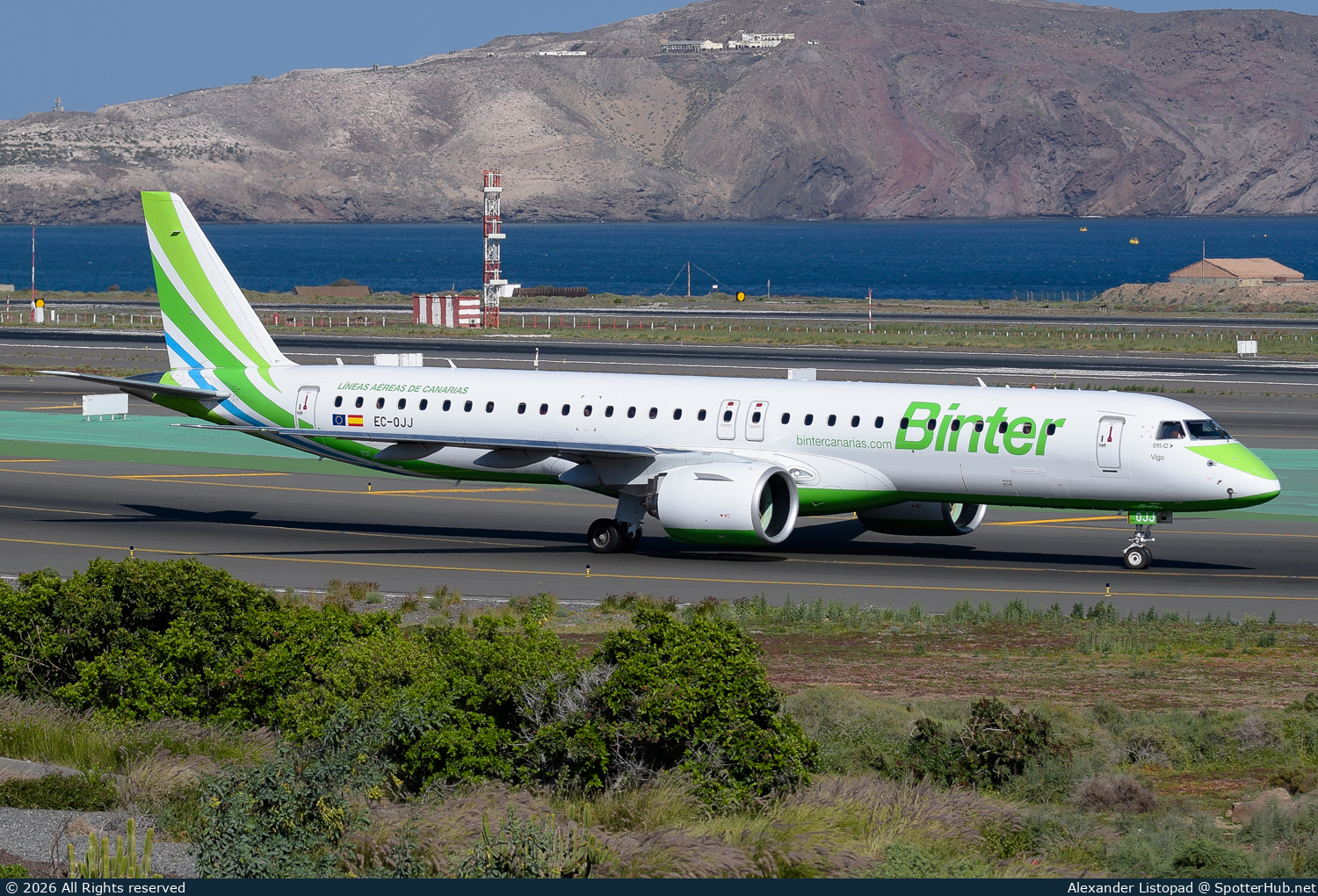Photo of EC-OJJ - Embraer ERJ-195-E2 operated by Binter Canarias (opb Binter Airlines)
