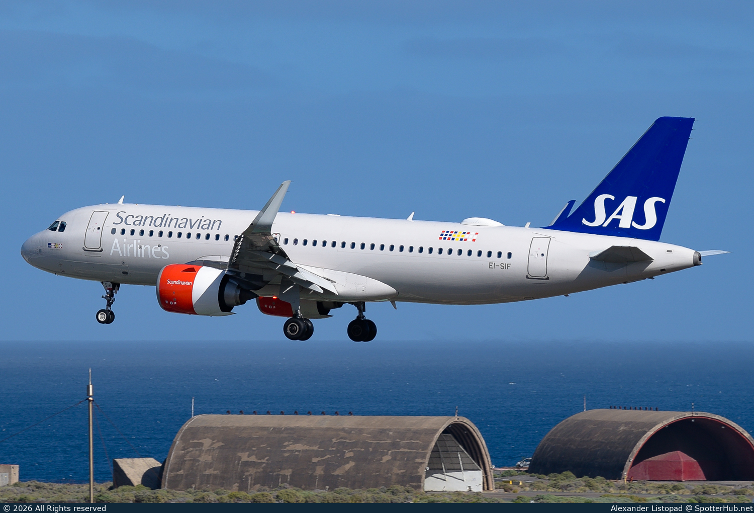 Photo of EI-SIF - Airbus A320-251N operated by SAS Connect