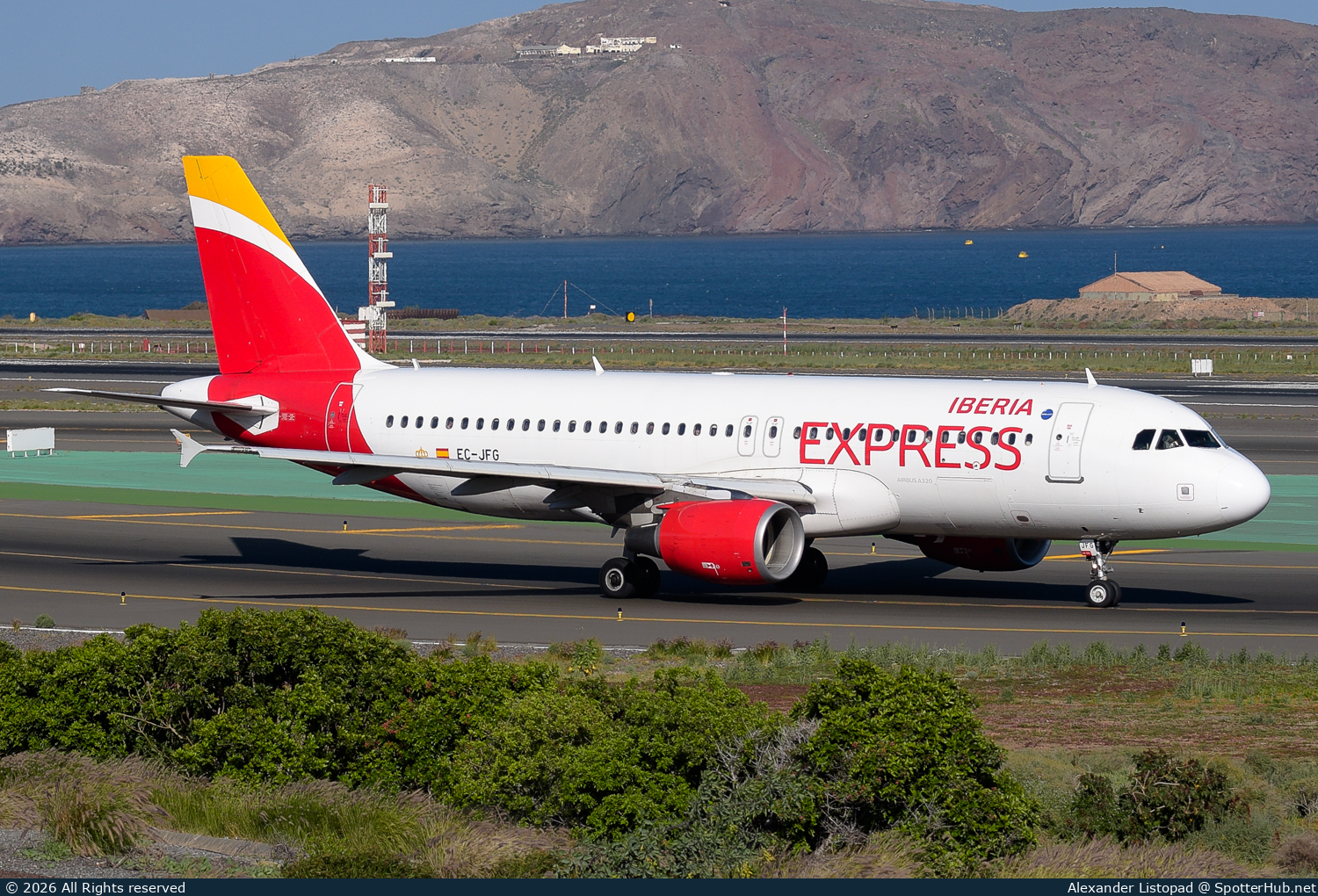 Photo of EC-JFG - Airbus A320-214 operated by Iberia Express