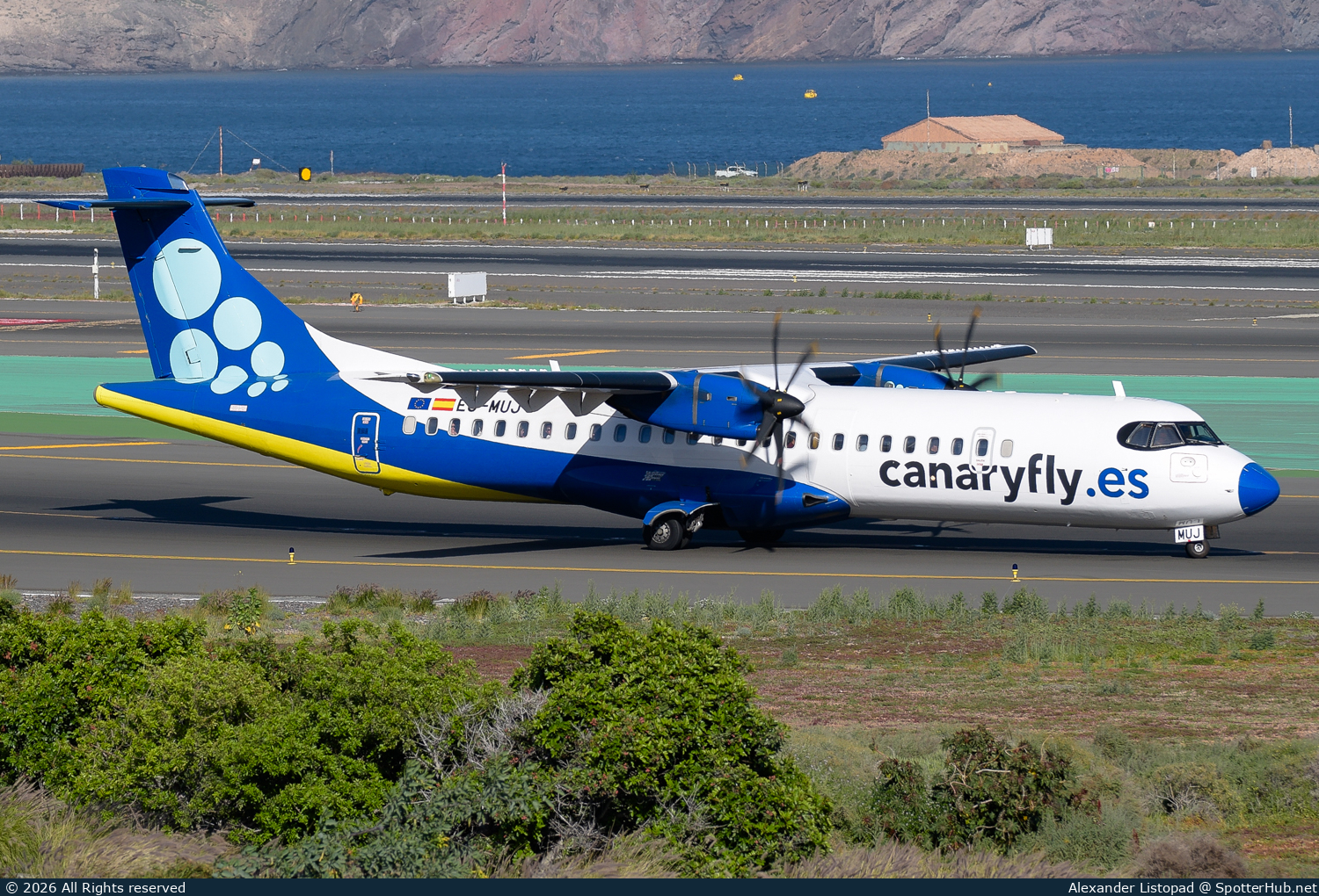 Photo of EC-MUJ - ATR 72-500 operated by Canaryfly