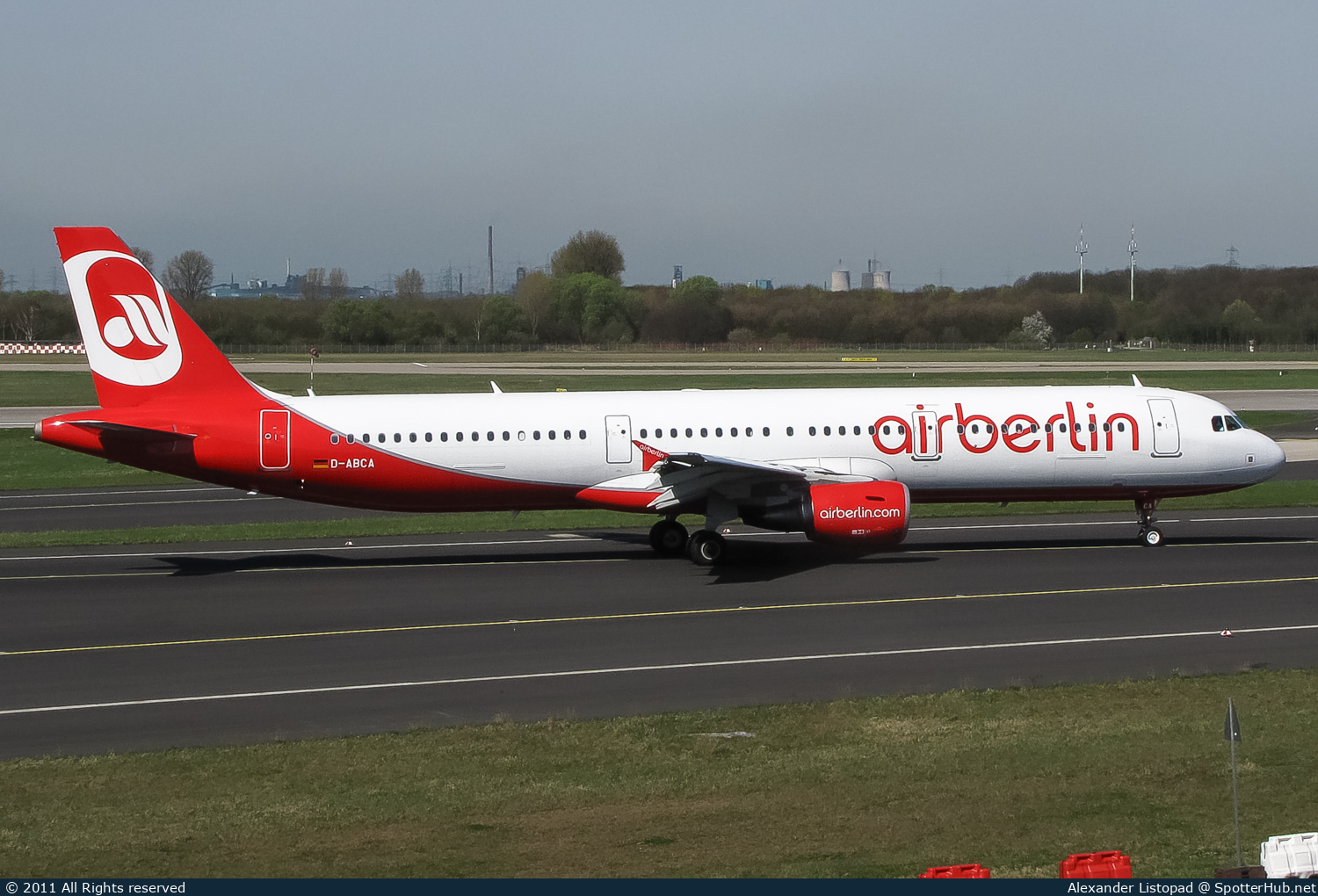 Photo of D-ABCA - Airbus A321-211 operated by Air Berlin