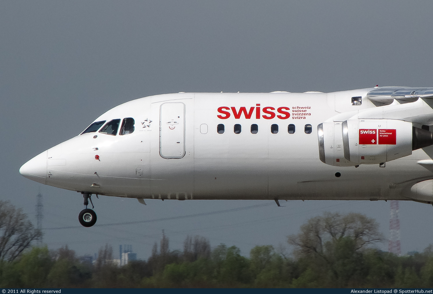 Photo of HB-IXV - British Aerospace Avro RJ100 operated by Swiss International Air Lines