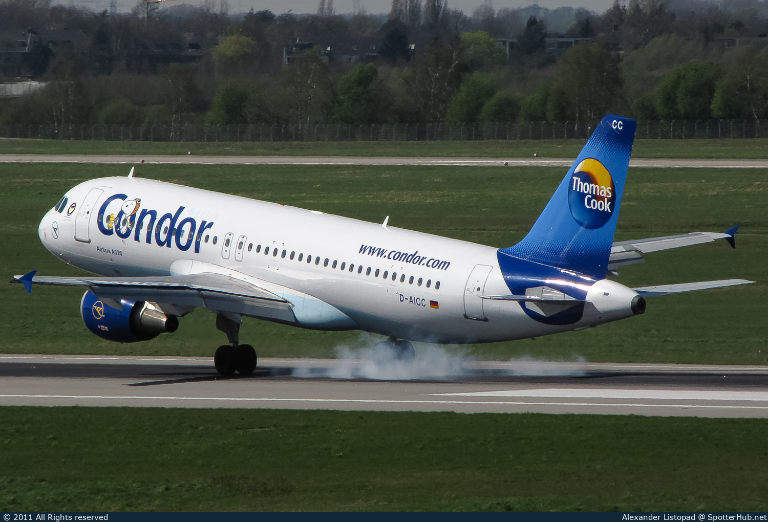 Photo of D-AICC - Airbus A320-212 operated by Condor