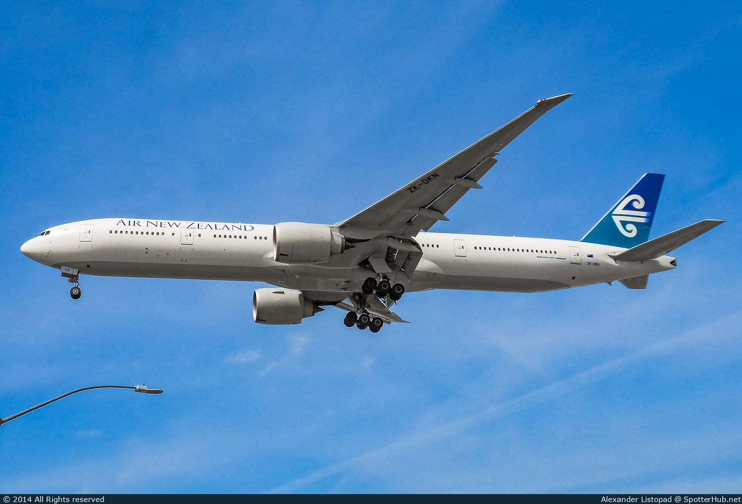 Photo of ZK-OKN - Boeing 777-319(ER) operated by Air New Zealand