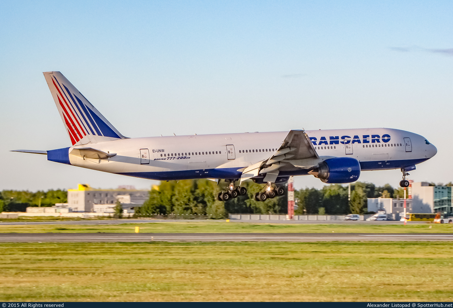 Photo of EI-UNW - Boeing 777-222(ER) operated by Transaero