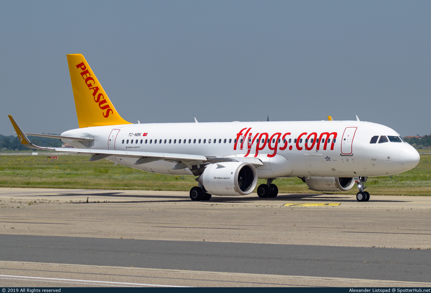 Photo of TC-NBK - Airbus A320-251N operated by Pegasus Airlines