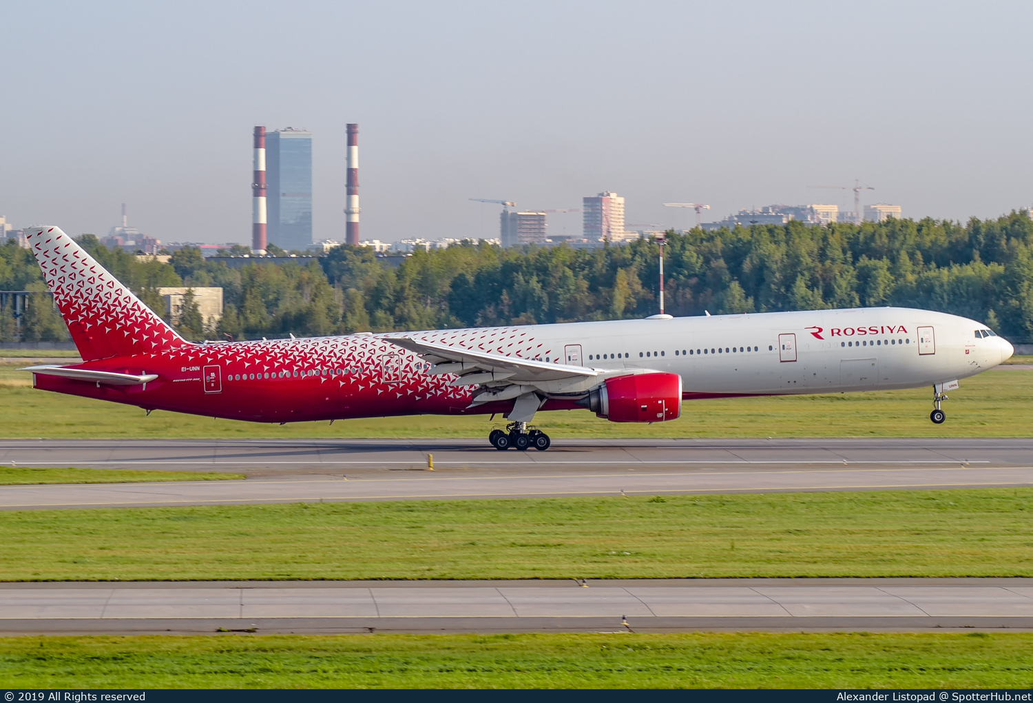 Photo of EI-UNN - Boeing 777-312 operated by Rossiya Airlines
