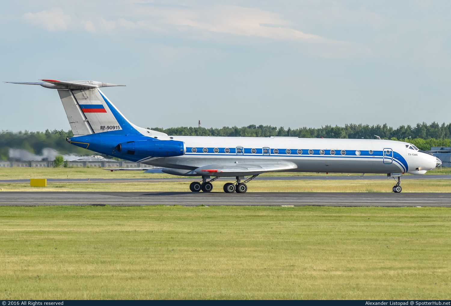 Photo of RF-90915 - Tupolev Tu-134AK operated by Russian Air Force
