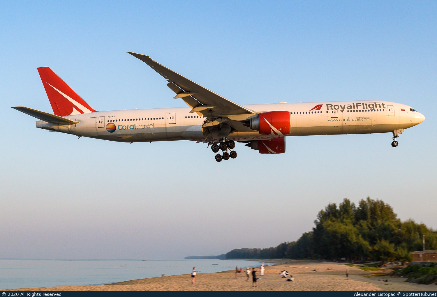 Photo of VQ-BGL - Boeing 777-31H(ER) operated by Royal Flight