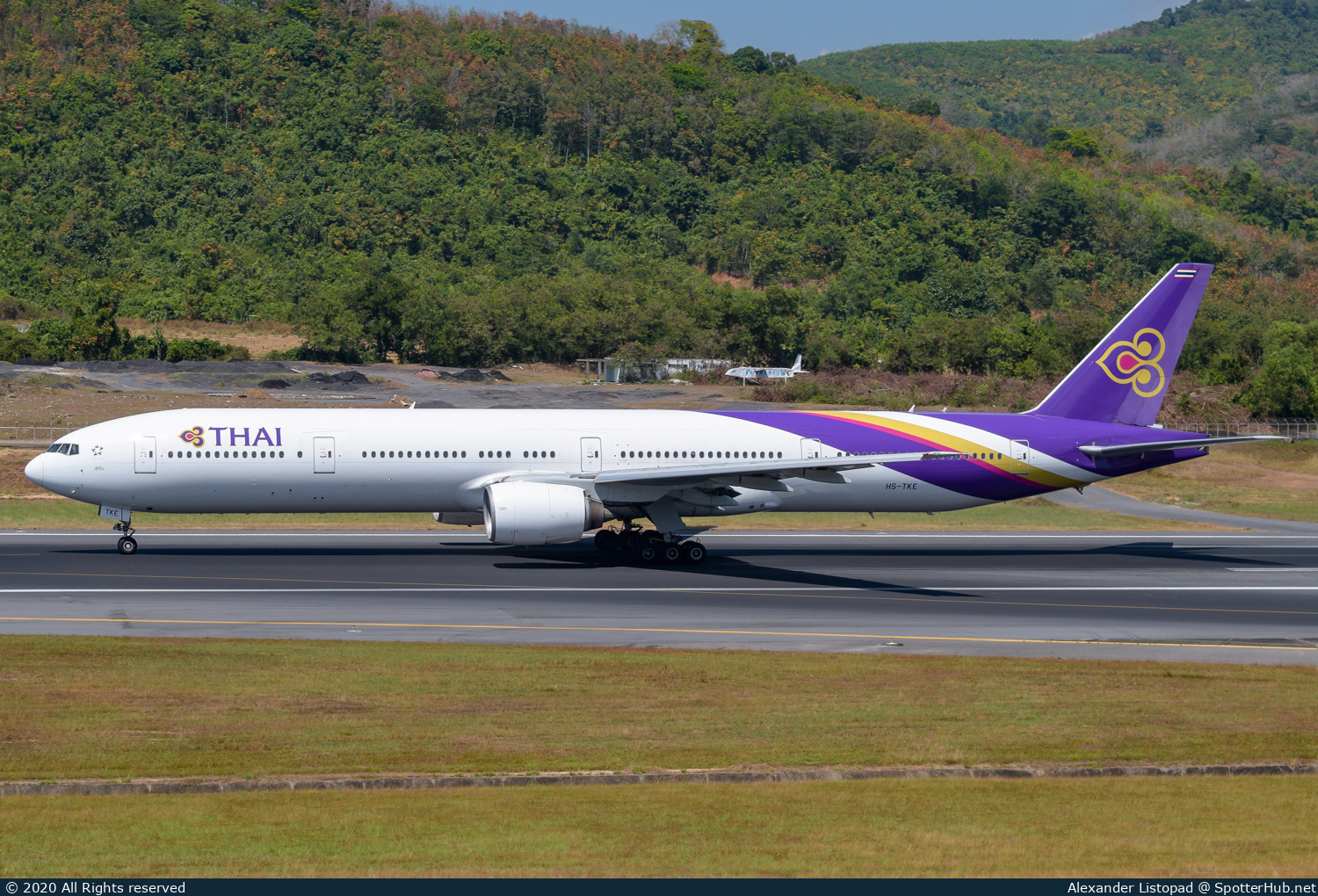 Photo of HS-TKE - Boeing 777-3D7 operated by Thai Airways International