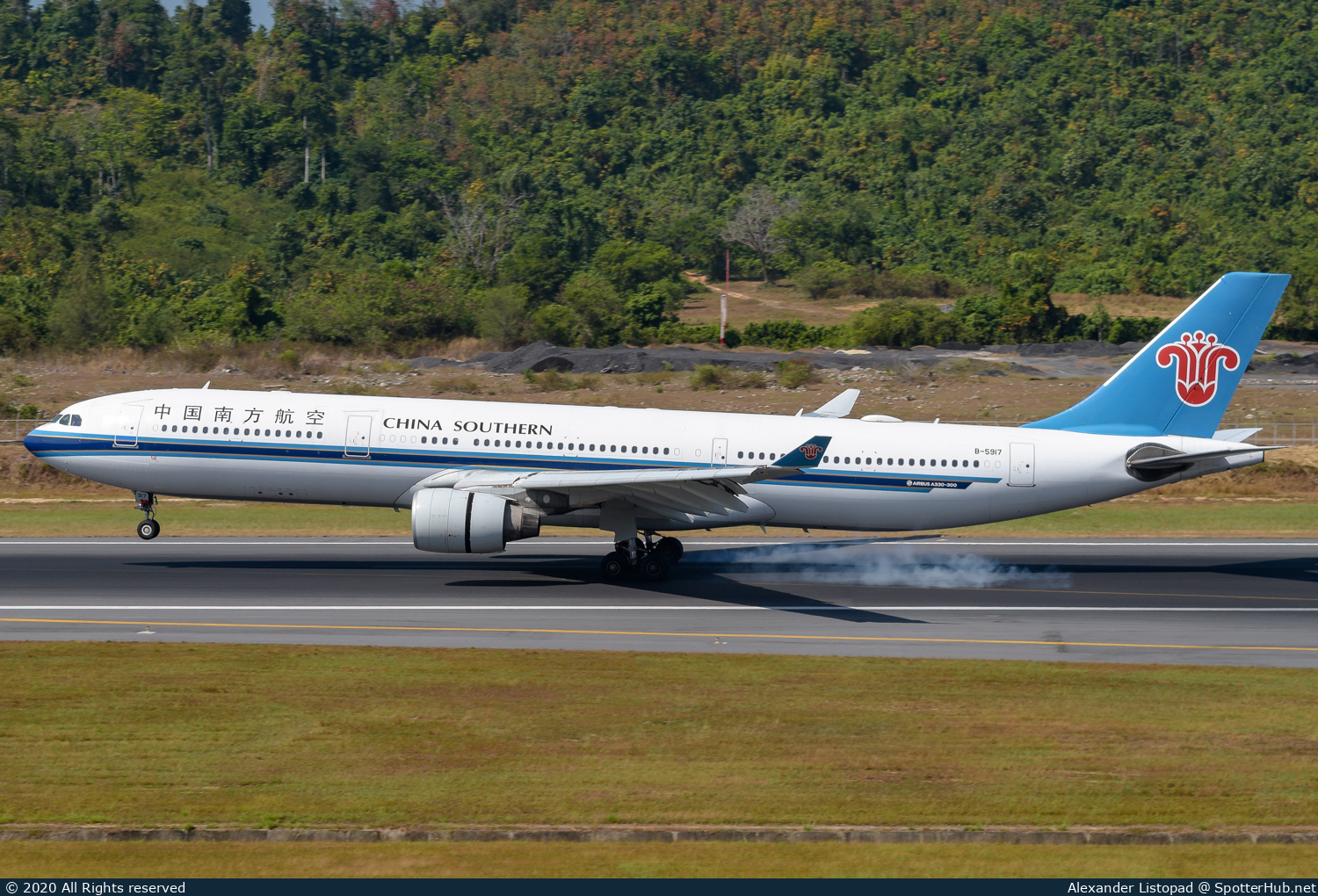 Photo of B-5917 - Airbus A330-323 operated by China Southern Airlines