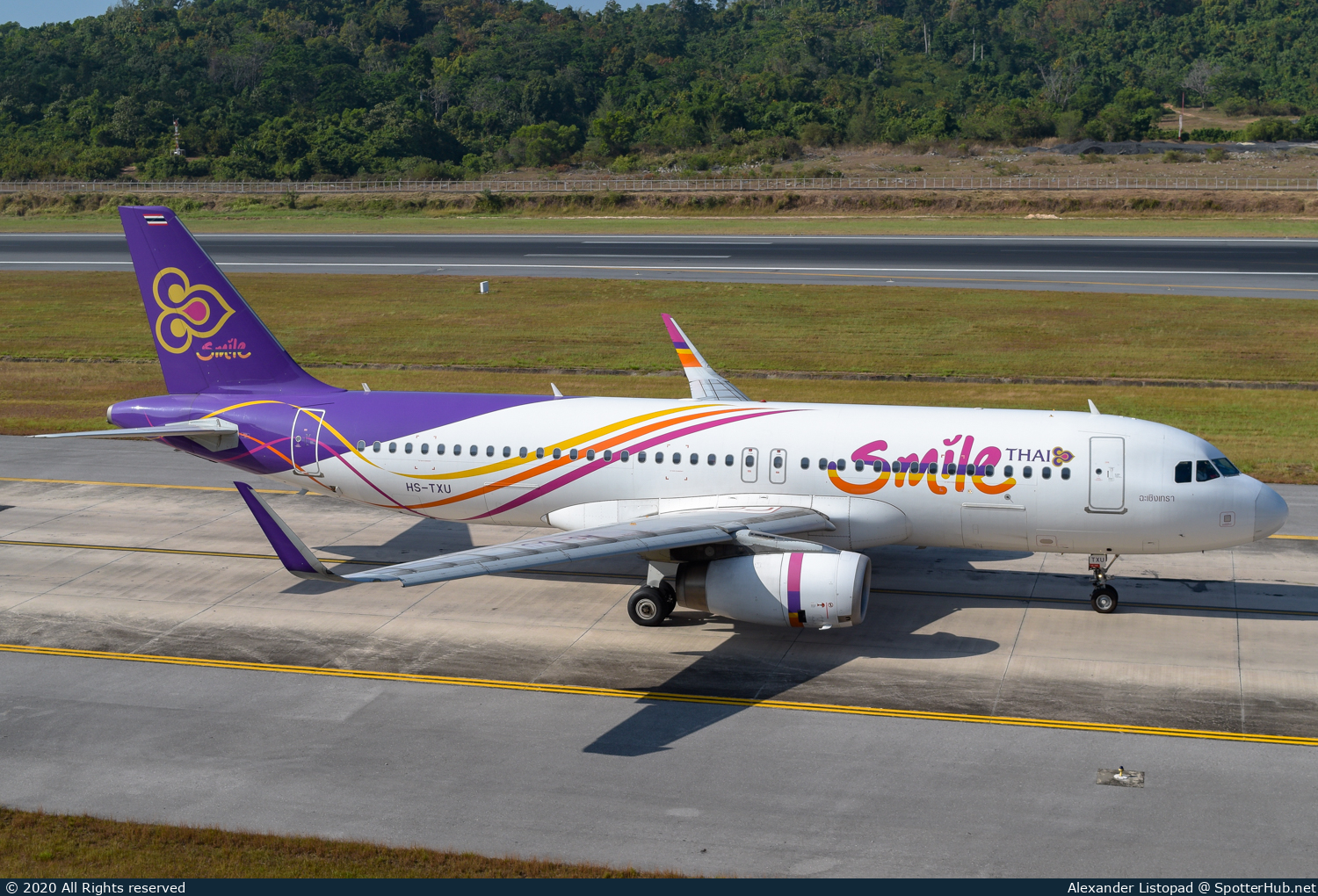 Photo of HS-TXU - Airbus A320-232 operated by Thai Smile
