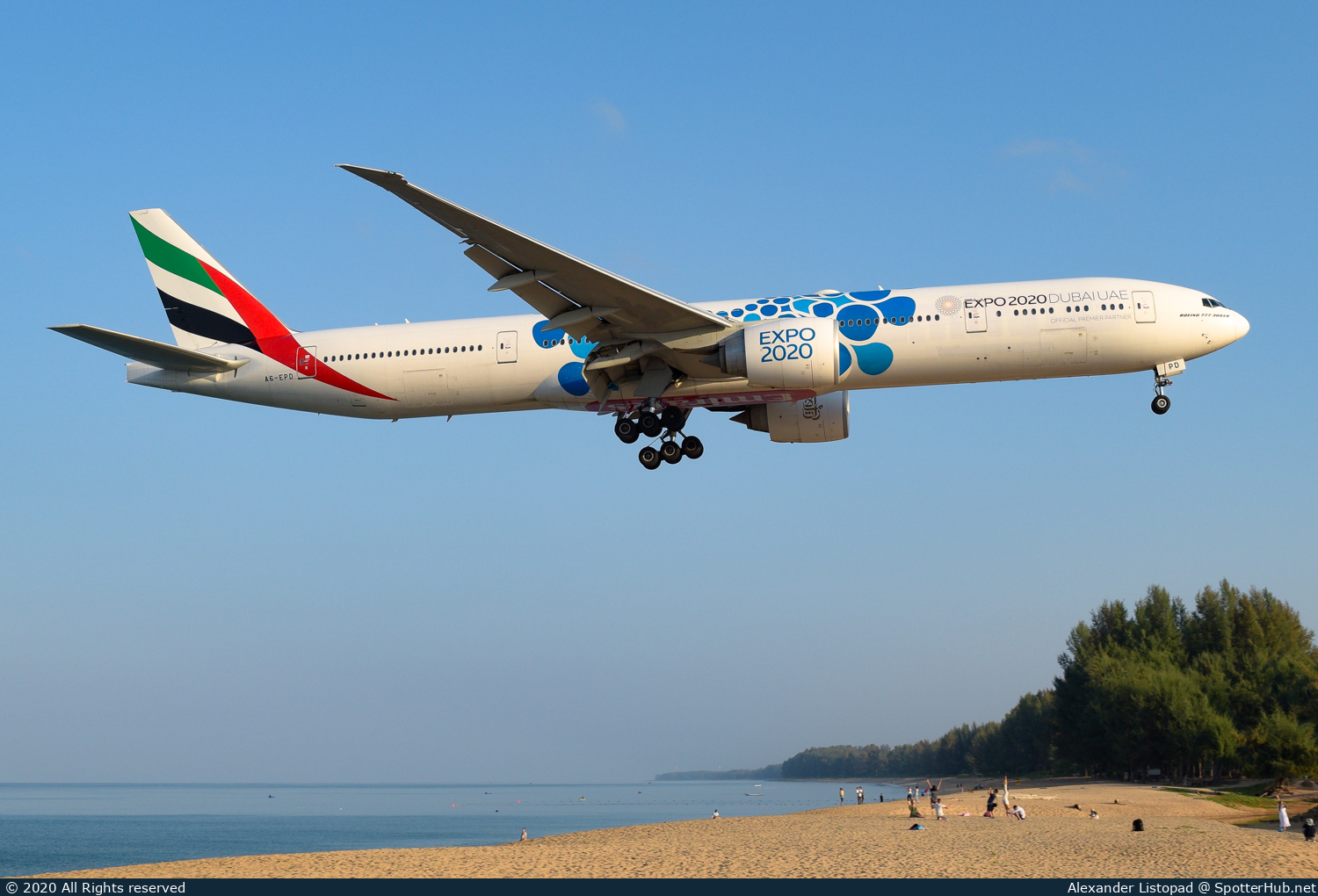 Photo of A6-EPD - Boeing 777-31H(ER) operated by Emirates