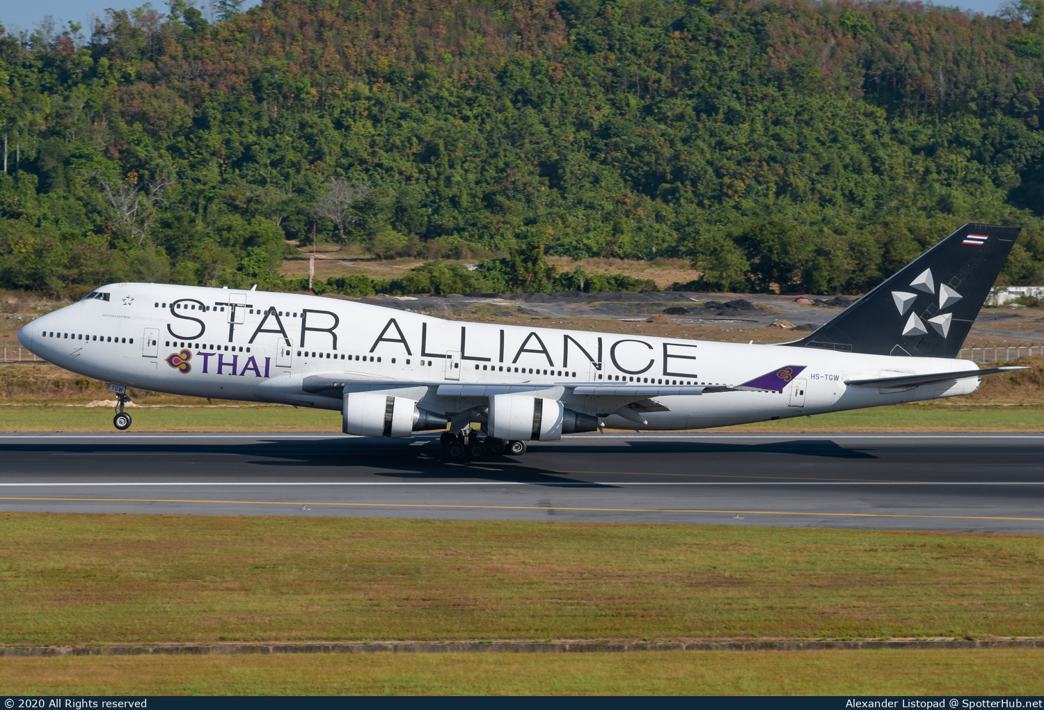Photo of HS-TGW - Boeing 747-4D7 operated by Thai Airways International
